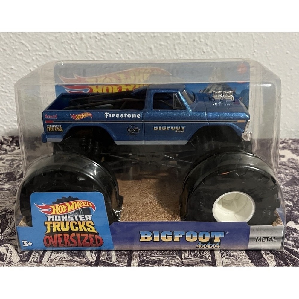 HOT Wheels Bigfoot BLUE 4X4 Monster Trucks 1:24 Scale  Giant Wheels 2019